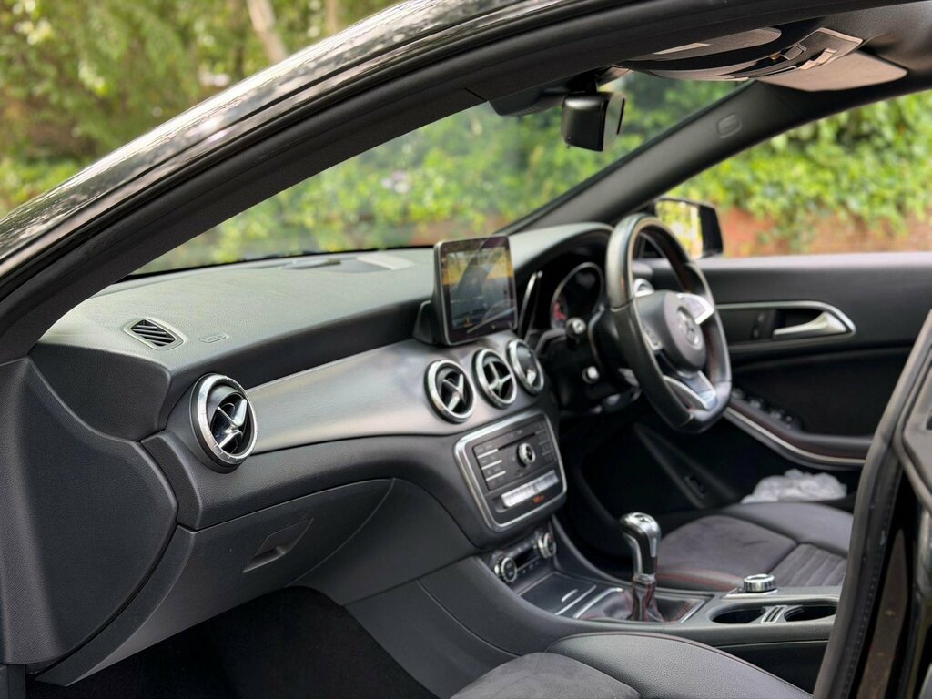Mercedes-Benz CLA Class Auto #14