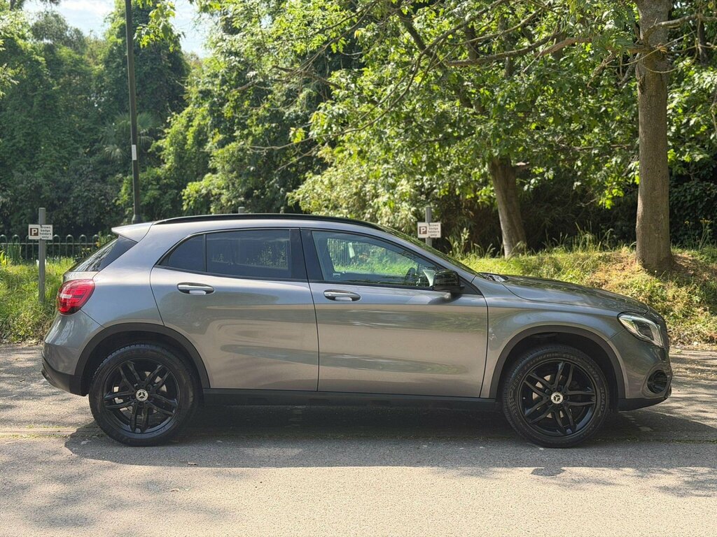 Mercedes-Benz GLA Class 1.6 Gla180 Urban Edition 7G-dct Euro 6 Ss Grey #3