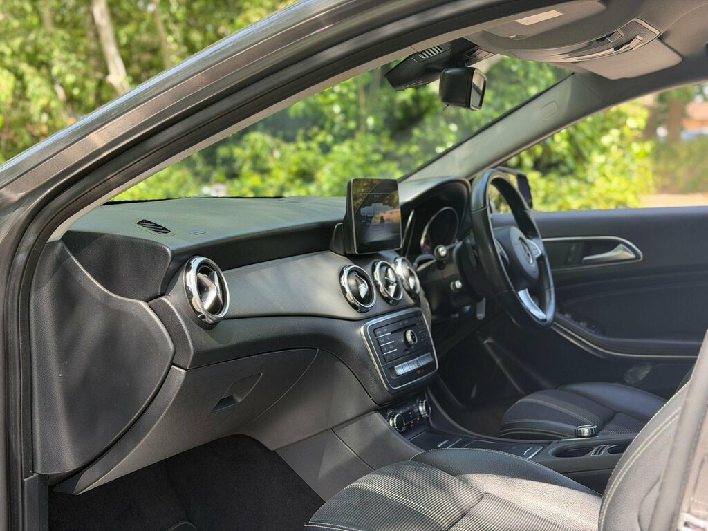 Mercedes-Benz GLA Class Urban Edition Grey #13
