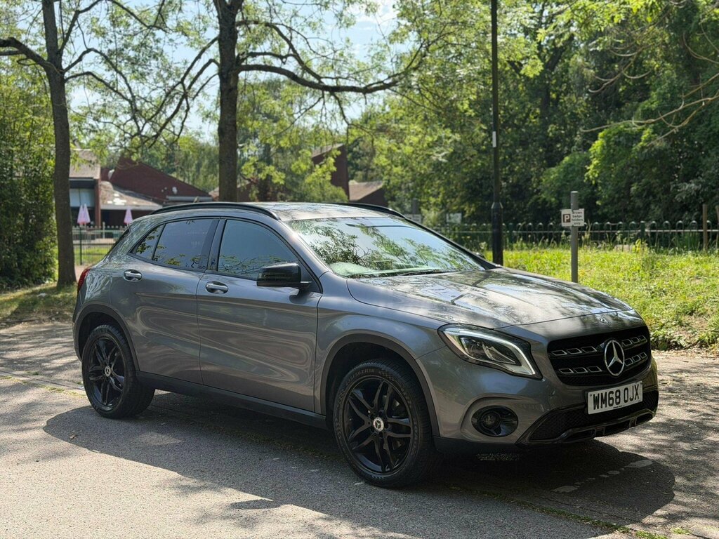 Mercedes-Benz GLA Class 1.6 Gla180 Urban Edition 7G-dct Euro 6 Ss Grey