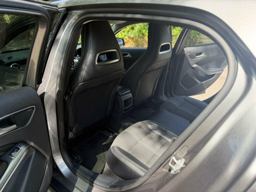 Mercedes-Benz GLA Class Urban Edition Grey #18