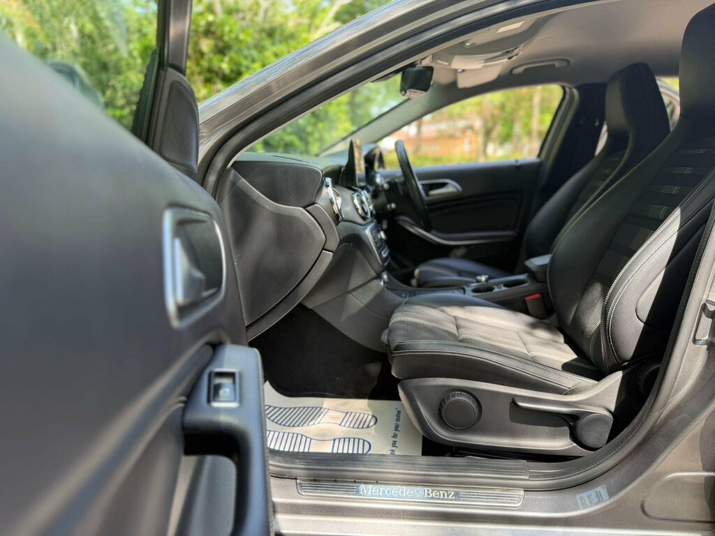 Mercedes-Benz GLA Class Urban Edition Grey #15