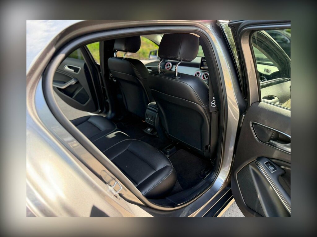 Mercedes-Benz GLA Class Gla 200 Amg Line White #19