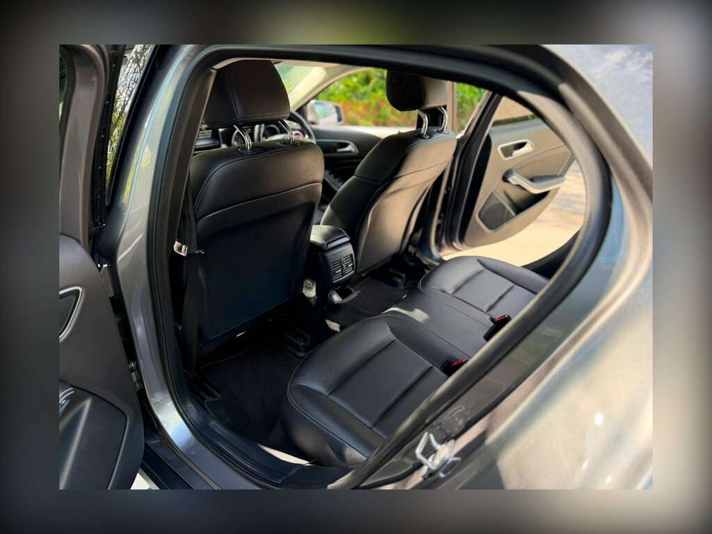 Mercedes-Benz GLA Class Gla 200 Amg Line White #16