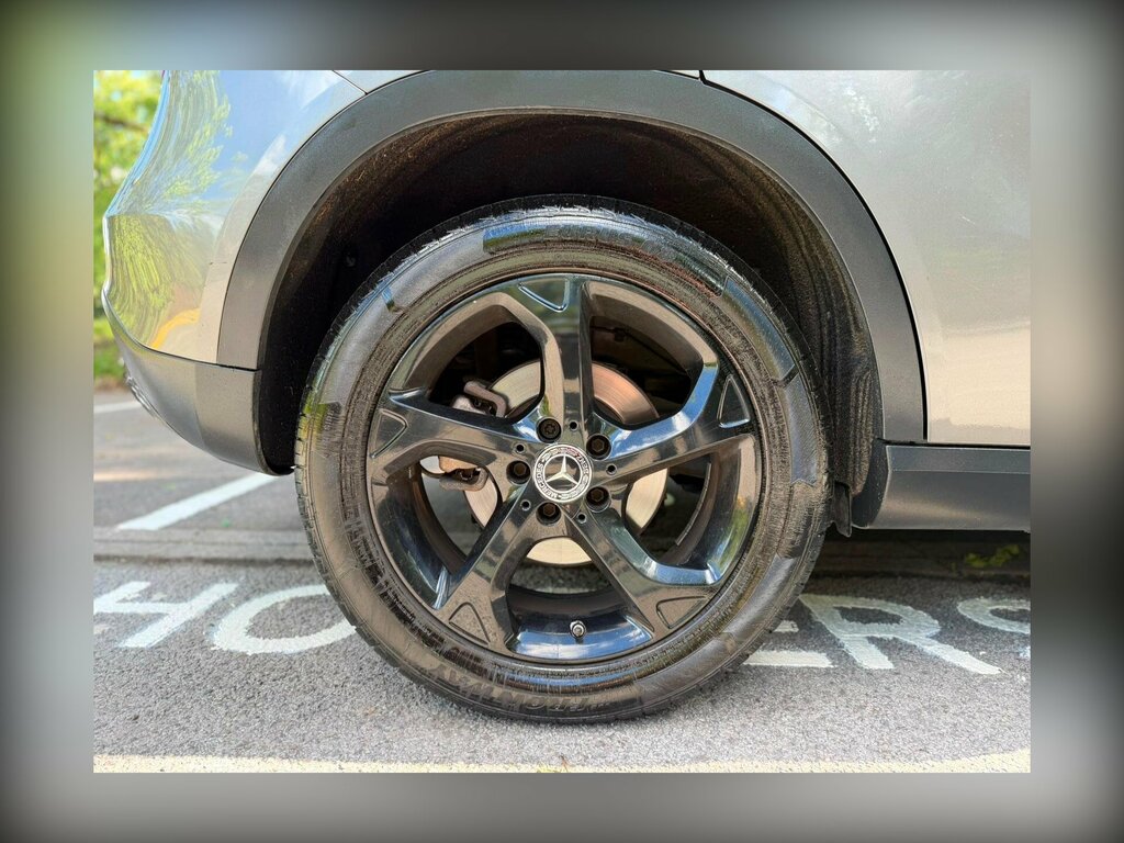 Mercedes-Benz GLA Class Gla 200 Amg Line White #27