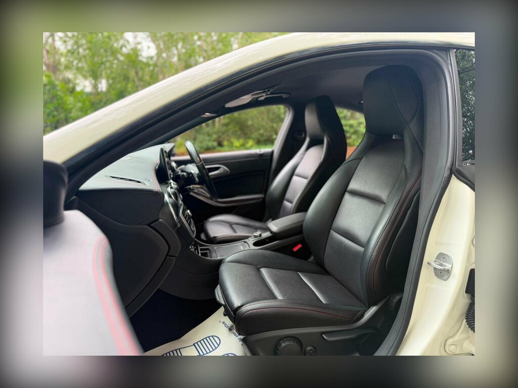 Mercedes-Benz CLA Class Cla 200D Amg Line Map Pilot Black #16