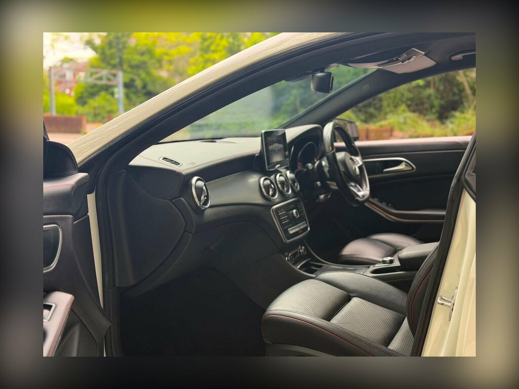 Mercedes-Benz CLA Class Cla 200D Amg Line Map Pilot Black #14
