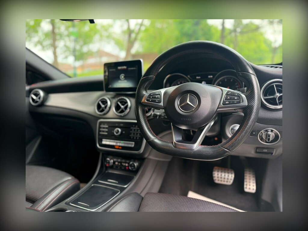 Mercedes-Benz CLA Class Cla 200D Amg Line Map Pilot Black #12
