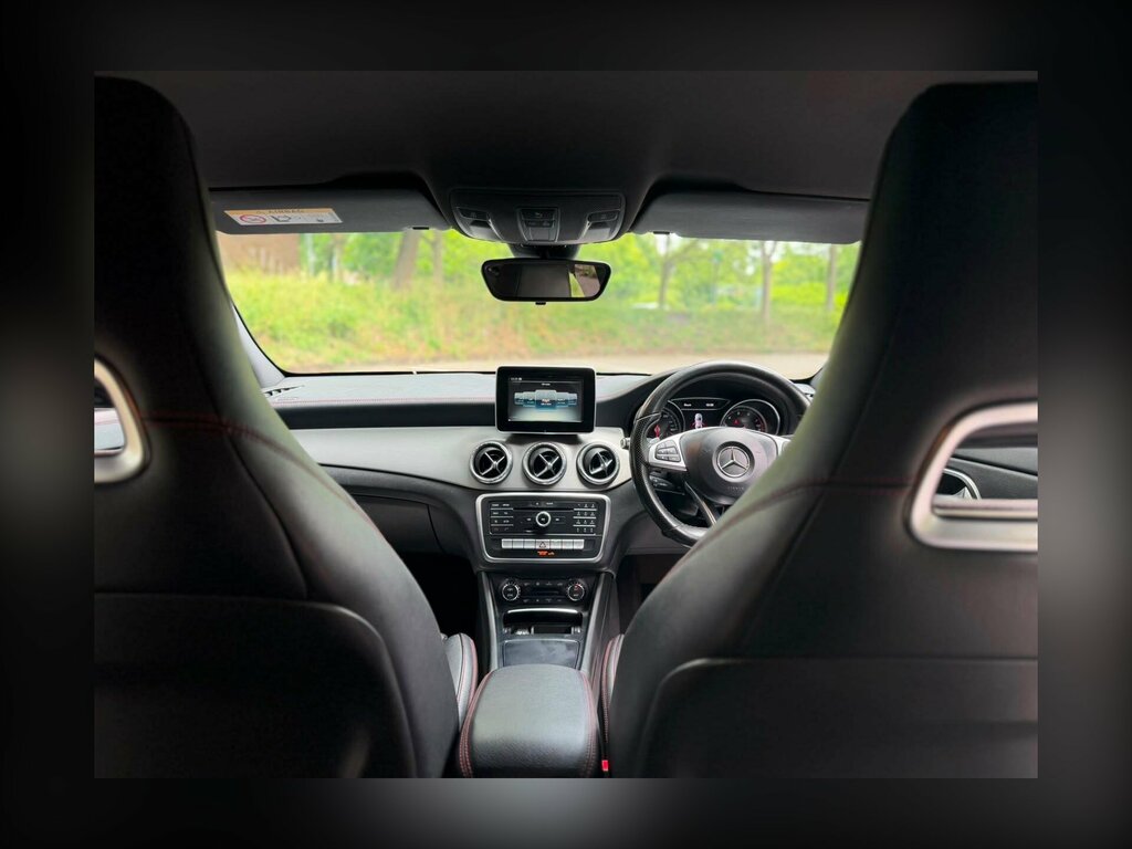 Mercedes-Benz CLA Class Cla 200D Amg Line Map Pilot Black #23