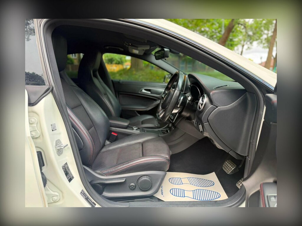 Mercedes-Benz CLA Class Cla 200D Amg Line Map Pilot Black #11