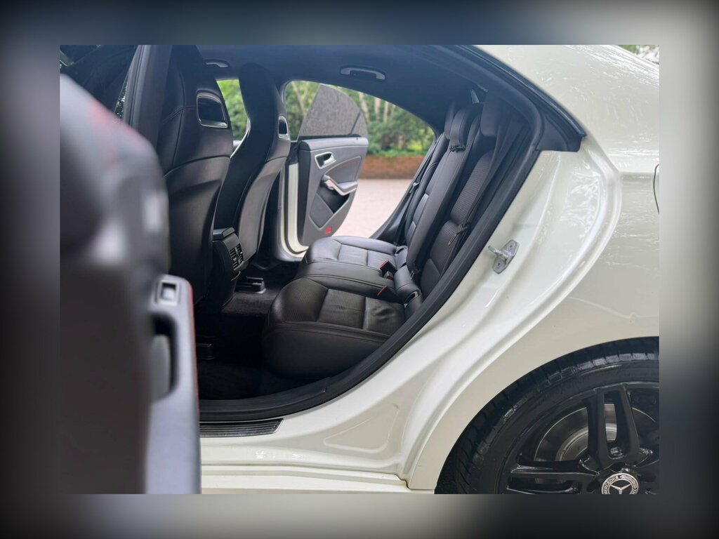 Mercedes-Benz CLA Class Cla 200D Amg Line Map Pilot Black #17