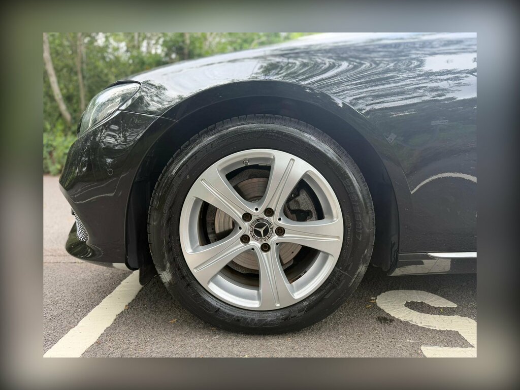 Mercedes-Benz E Class E220 Bluetec Amg Night Ed Premium 7G-tronic 20 White #24
