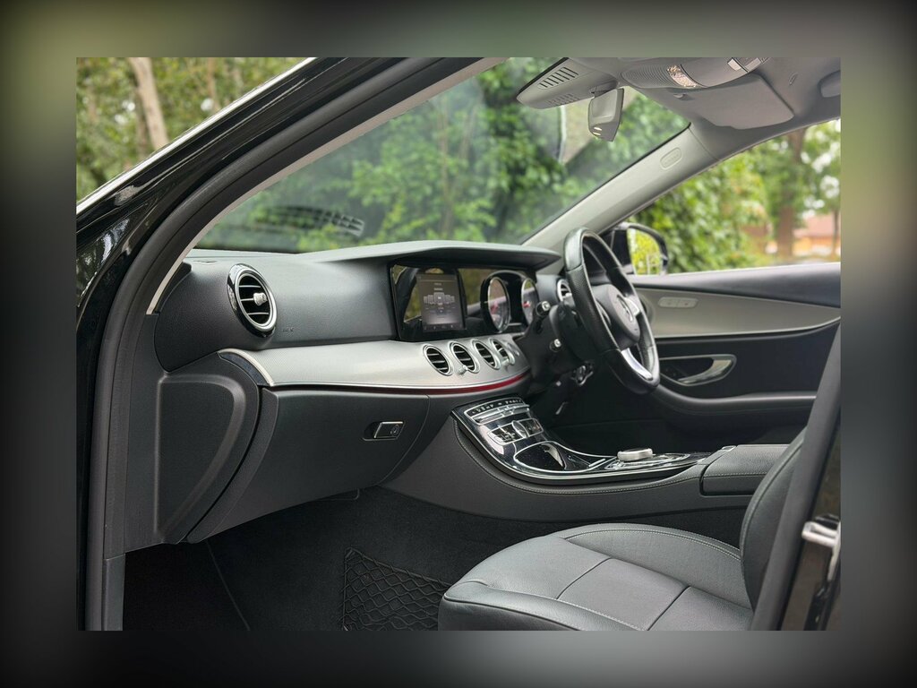 Mercedes-Benz E Class E220 Bluetec Amg Night Ed Premium 7G-tronic 20 White #13