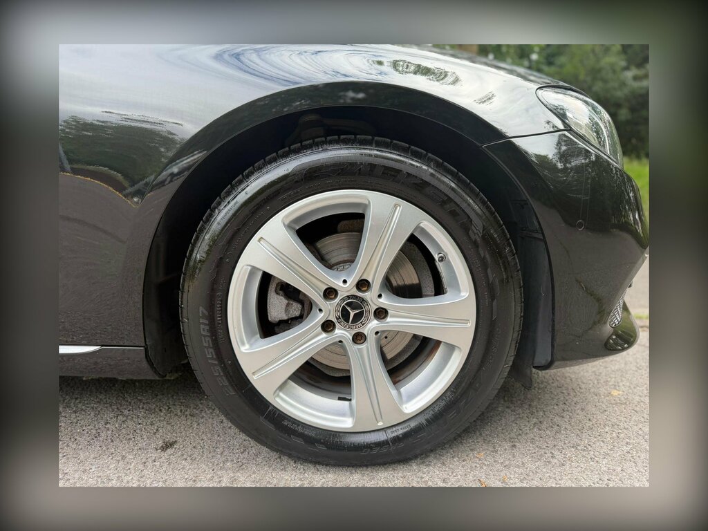 Mercedes-Benz E Class E220 Bluetec Amg Night Ed Premium 7G-tronic 20 White #26