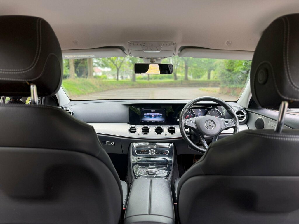 Mercedes-Benz E Class E220 Bluetec Amg Night Ed Premium 7G-tronic 20 White #21