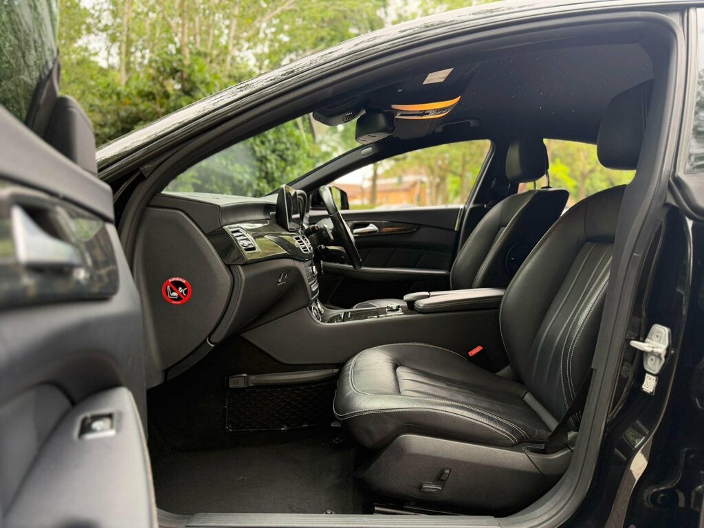 Mercedes-Benz CLS Saloon Black #13