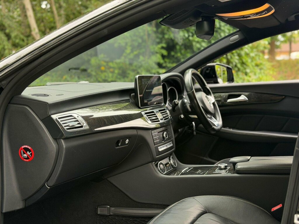 Mercedes-Benz CLS Saloon Black #12