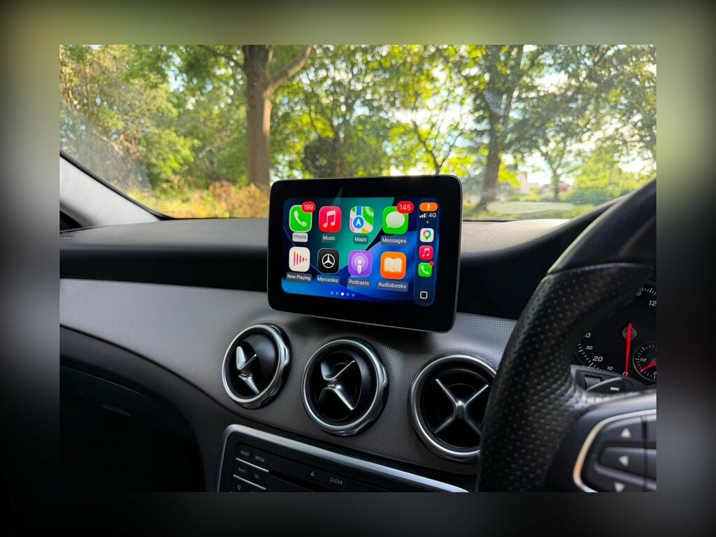 Mercedes-Benz GLA Class 1.6 Gla180 Urban Edition 7G-dct Euro 6 Ss Red