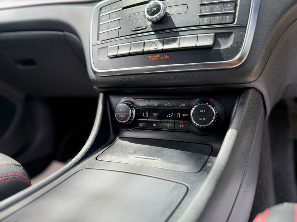 Mercedes-Benz GLA Class Gla 200D Sport Premium Plus Black #21