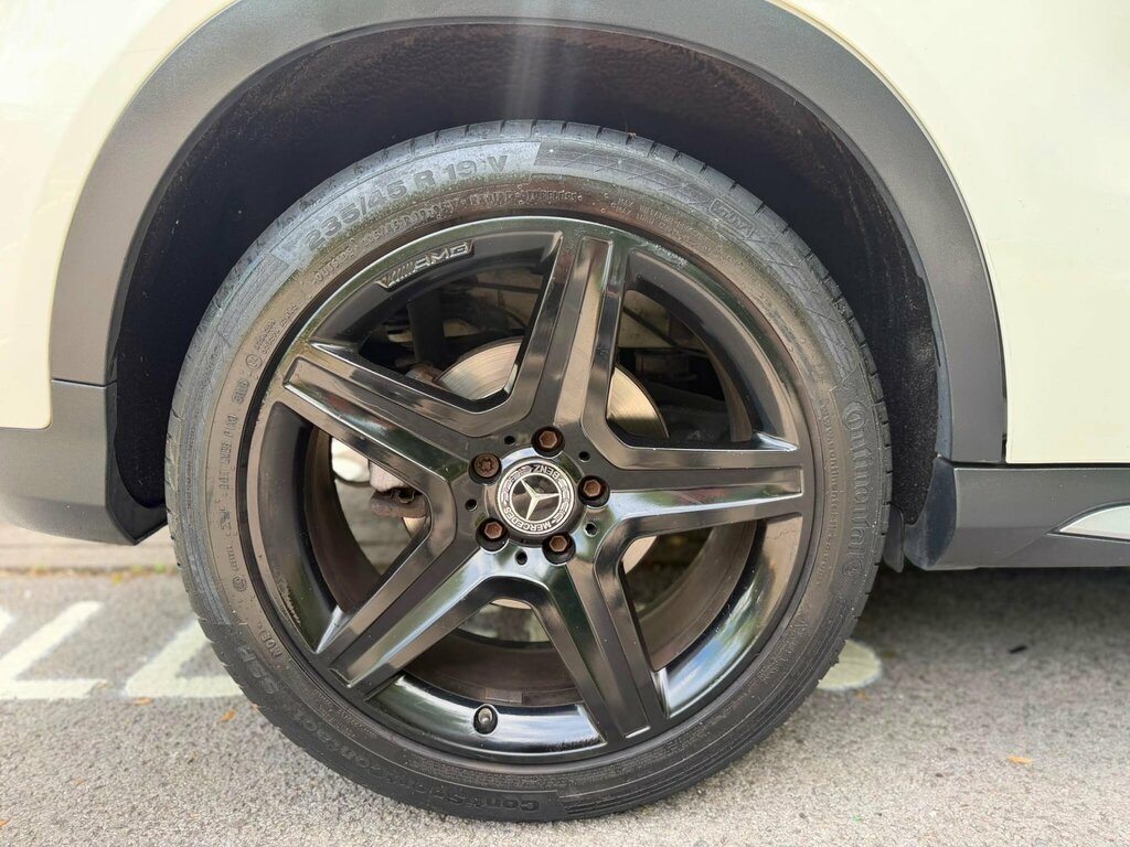 Mercedes-Benz GLA Class Gla 200D Sport Premium Plus Black #25