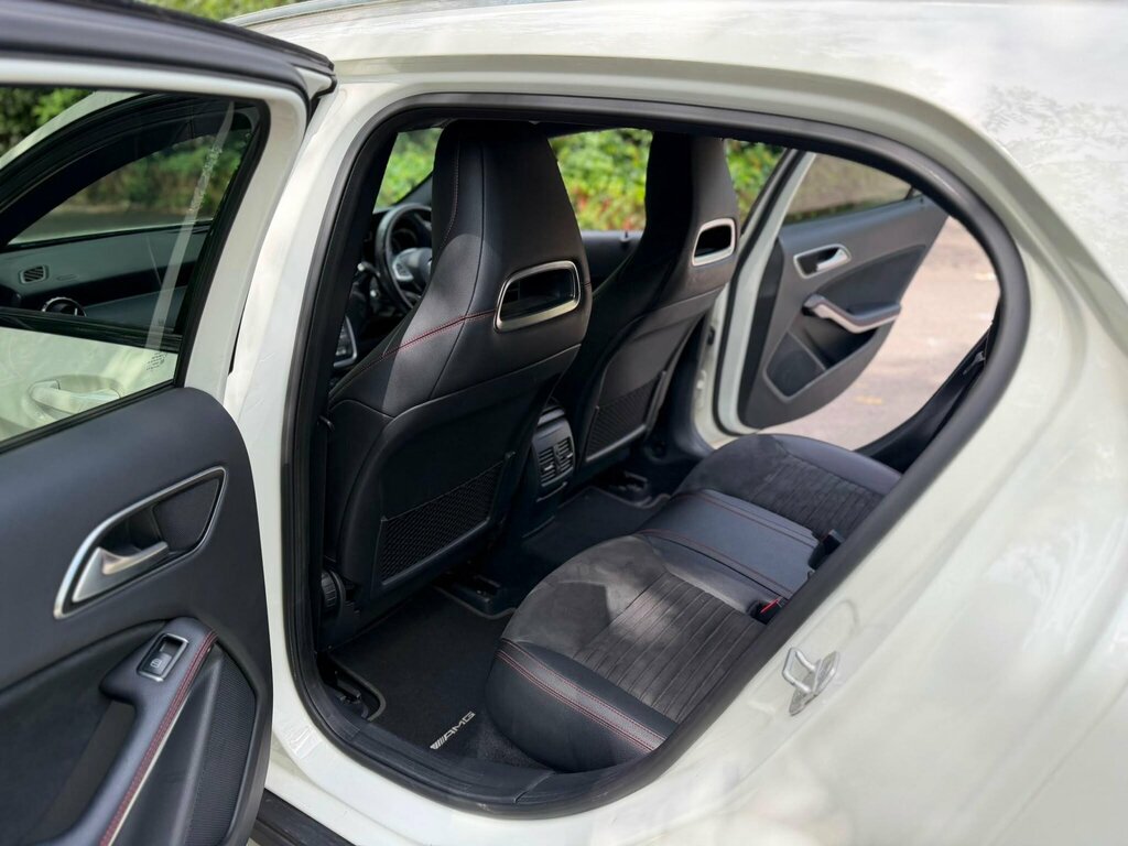 Mercedes-Benz GLA Class Gla 200D Sport Premium Plus Black #17