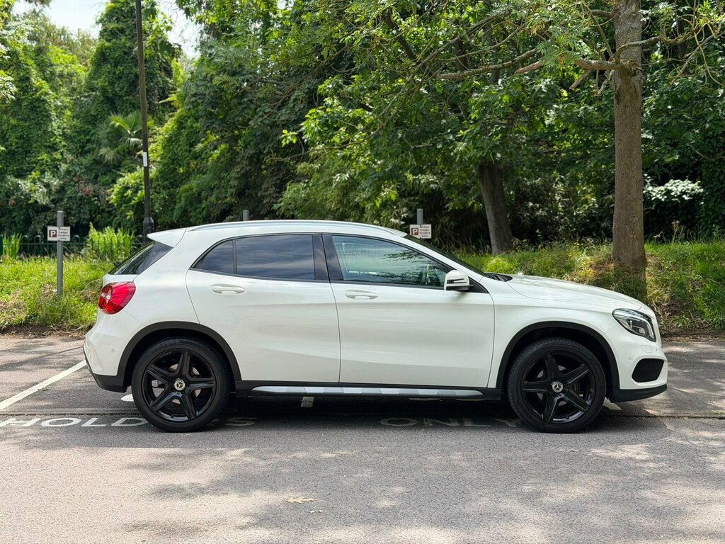 Mercedes-Benz GLA Class 1.6 Gla200 Amg Line Premium 7G-dct Euro 6 Ss White #3
