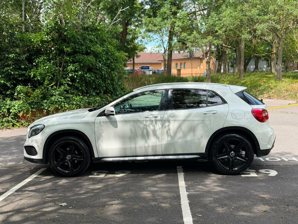 Mercedes-Benz GLA Class Gla 200D Sport Premium Plus Black #7