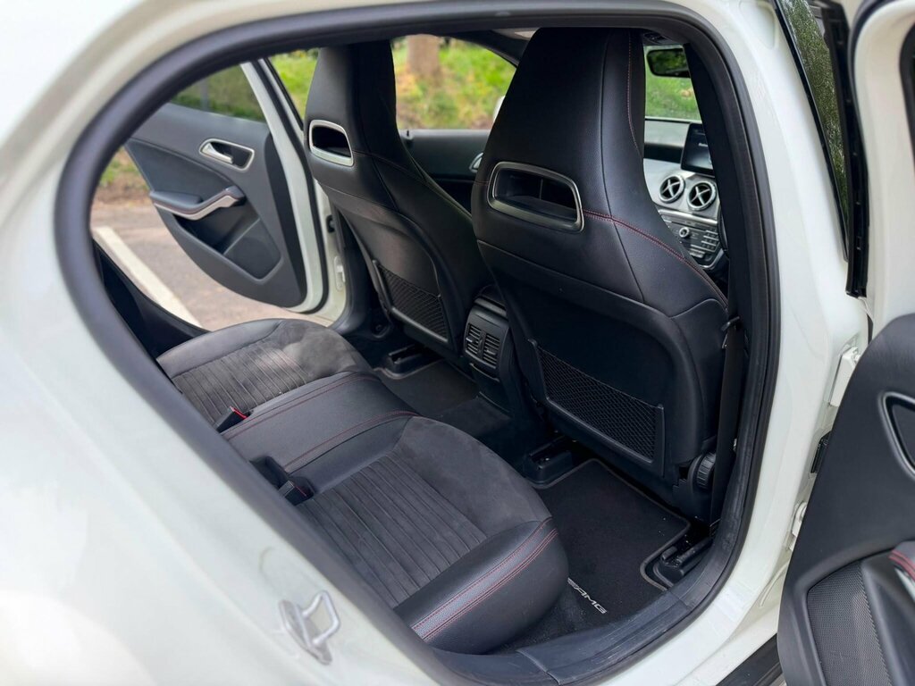 Mercedes-Benz GLA Class Gla 200D Sport Premium Plus Black #20