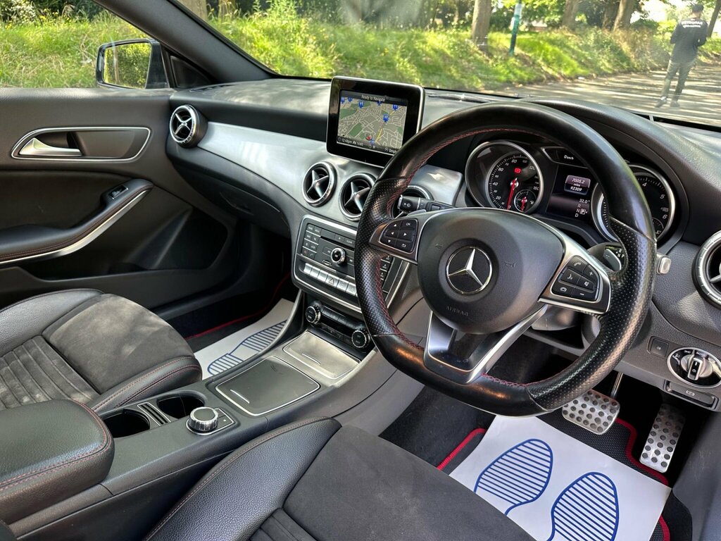 Mercedes-Benz CLA Class Cla180 Amg Line Coupe Blue #12