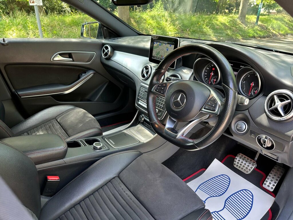 Mercedes-Benz CLA Class Cla180 Amg Line Coupe Blue #11