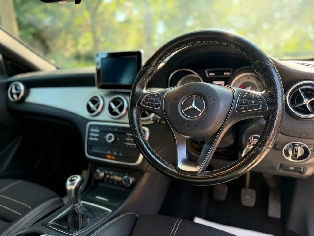 Mercedes-Benz CLA Class Saloon 2.1 Cla220 Cdi Amg Sport 2015 White #10