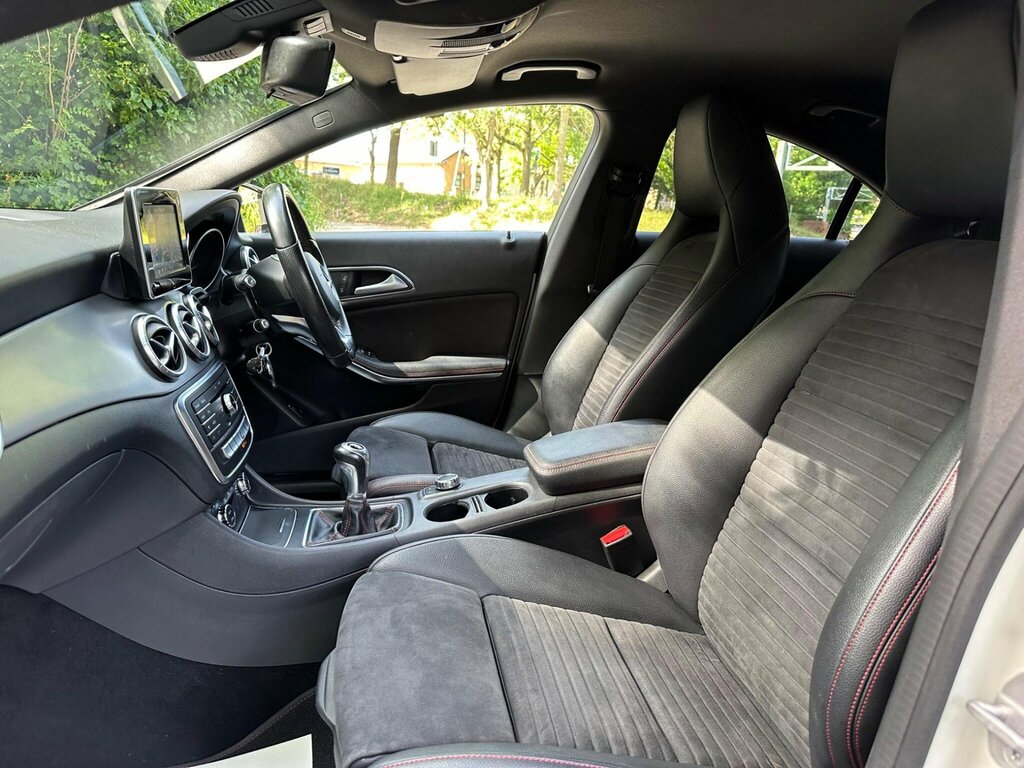 Mercedes-Benz CLA Class Cla 220D Amg Line 4Matic Tip  #17
