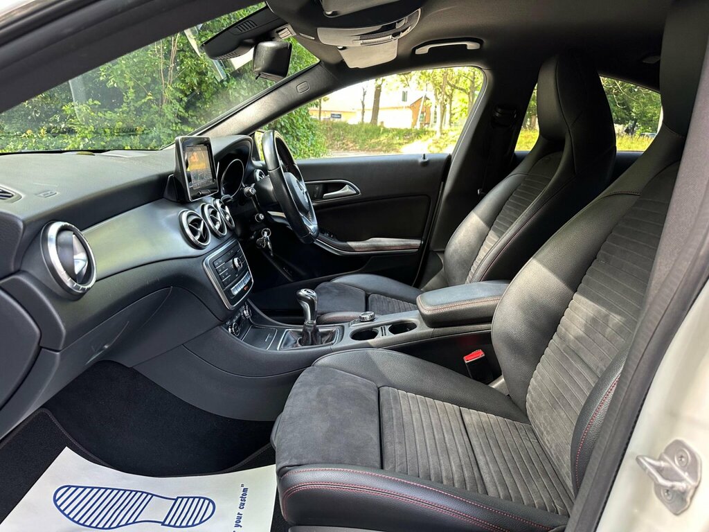 Mercedes-Benz CLA Class Cla 220D Amg Line 4Matic Tip  #16