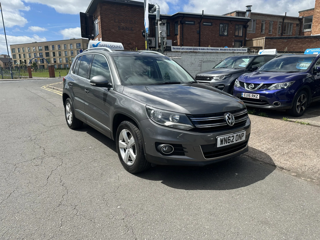 Volkswagen Tiguan Suv Grey