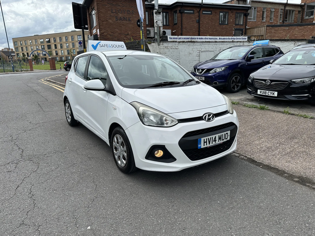 Hyundai I10 Hatchback White #2
