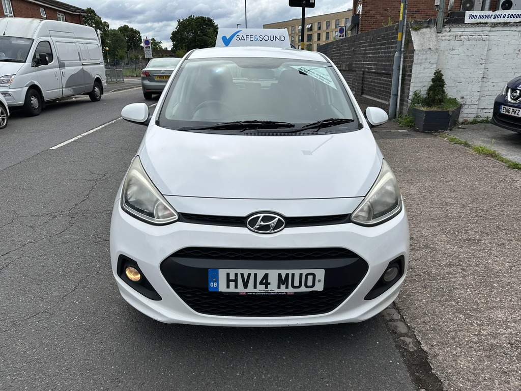 Hyundai I10 Hatchback White #3
