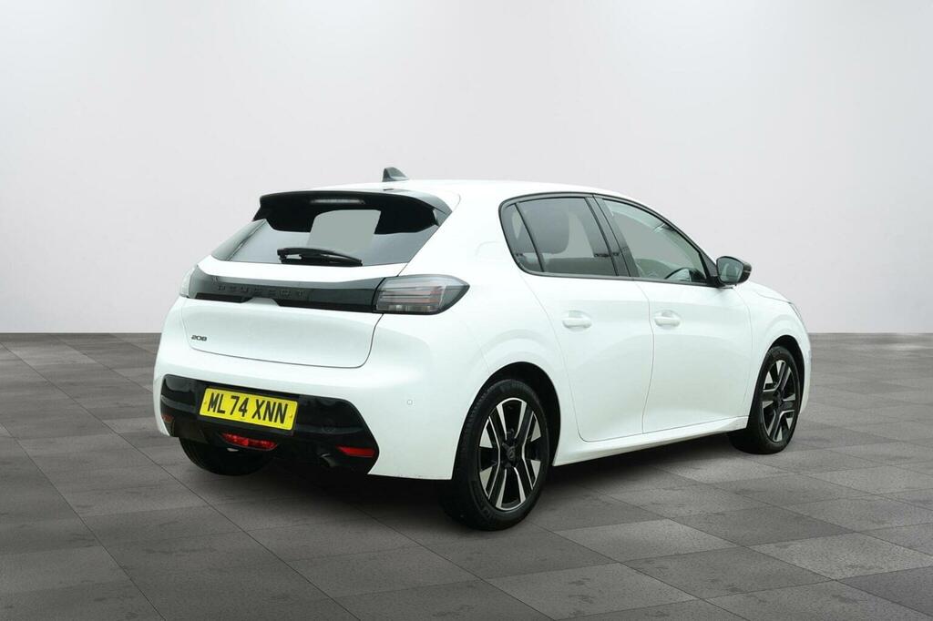 Peugeot 208 1.2 Puretech Allure Euro 6 Ss White #4
