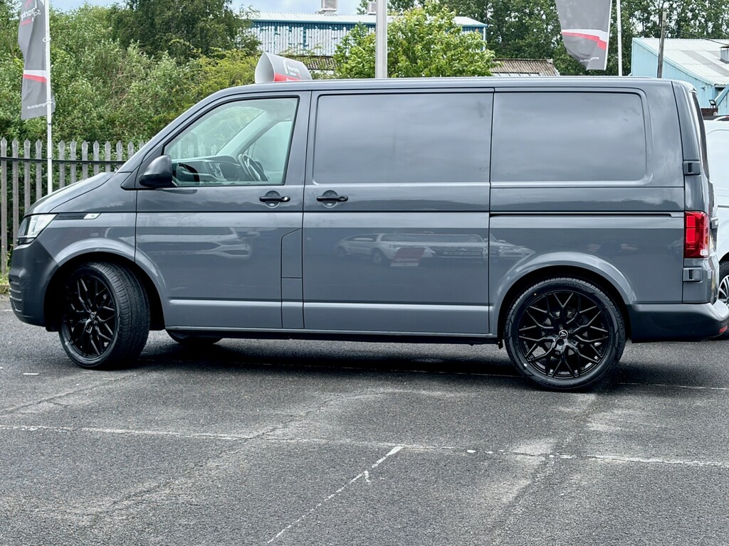 Volkswagen Transporter 2.0 Tdi 150 Highline Van Dsg White #10