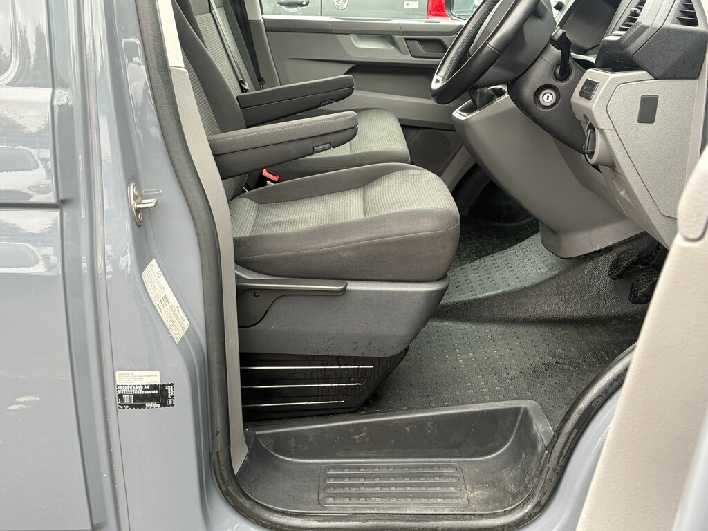 Volkswagen Transporter 2.0 Tdi 150 Highline Van Dsg White #19