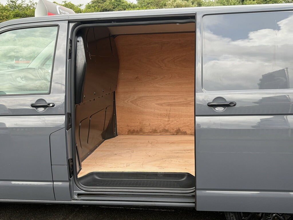 Volkswagen Transporter 2.0 Tdi 150 Highline Van Dsg White #37