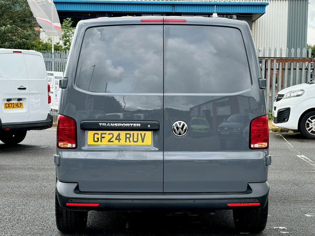 Volkswagen Transporter 2.0 Tdi 150 Highline Van Dsg White #7