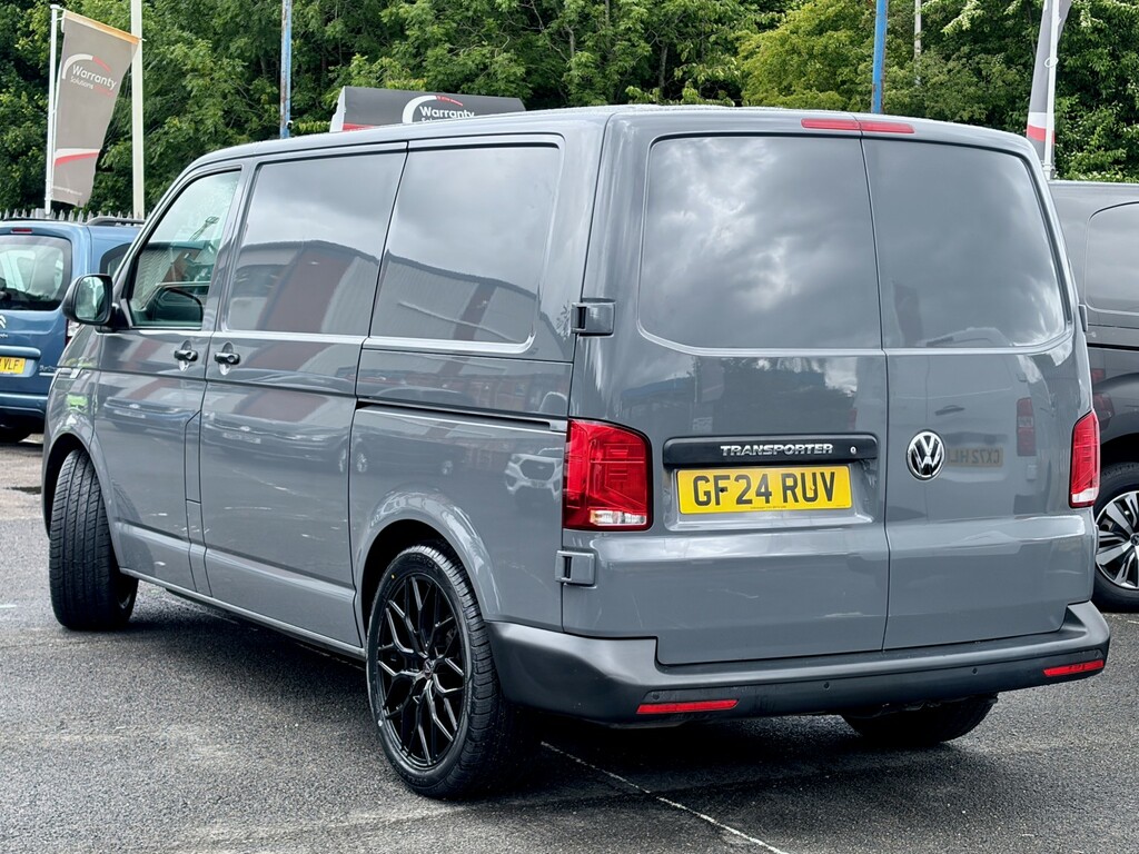 Volkswagen Transporter 2.0 Tdi 150 Highline Van Dsg White #8