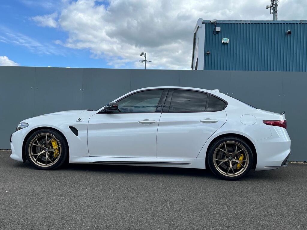 Alfa Romeo Giulia 2.9 V6 Bi-turbo Quadrifoglio Saloon Aut White #4
