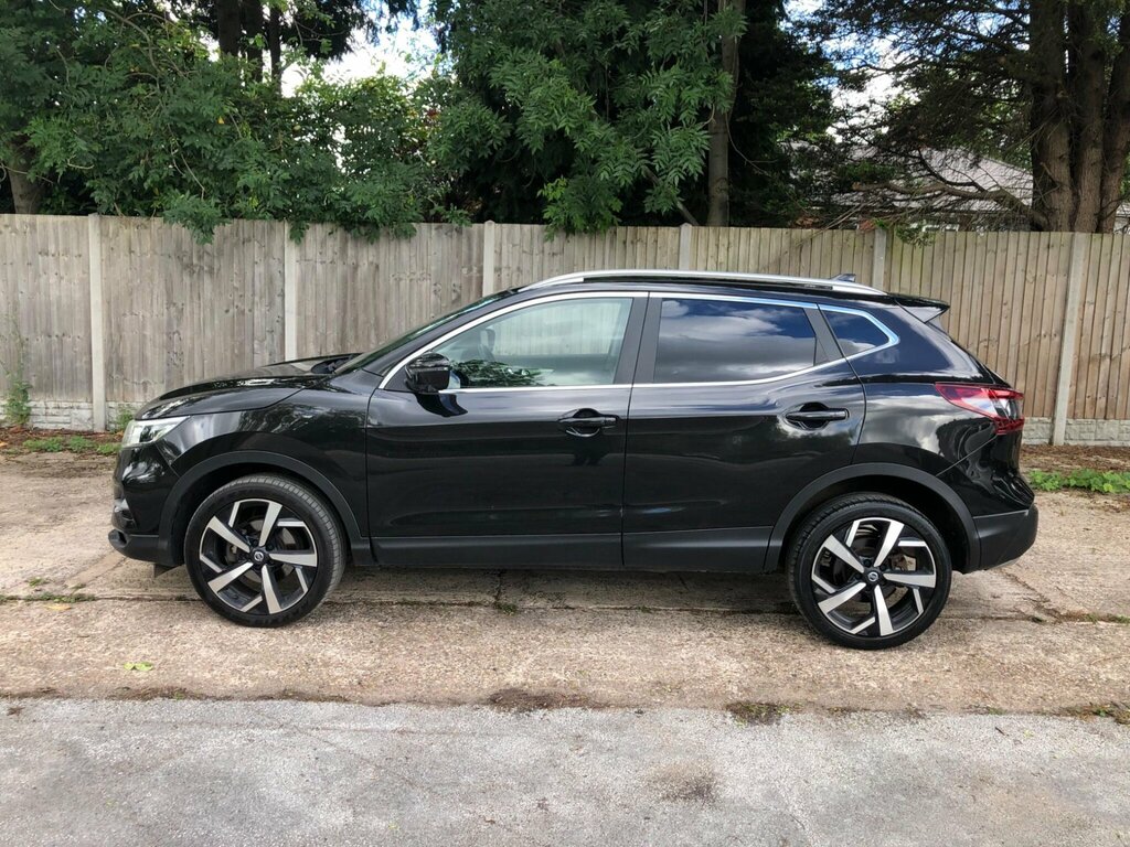 Nissan Qashqai 1.3 Dig-t N-motion Euro 6 Ss CV21OWZ Black #3
