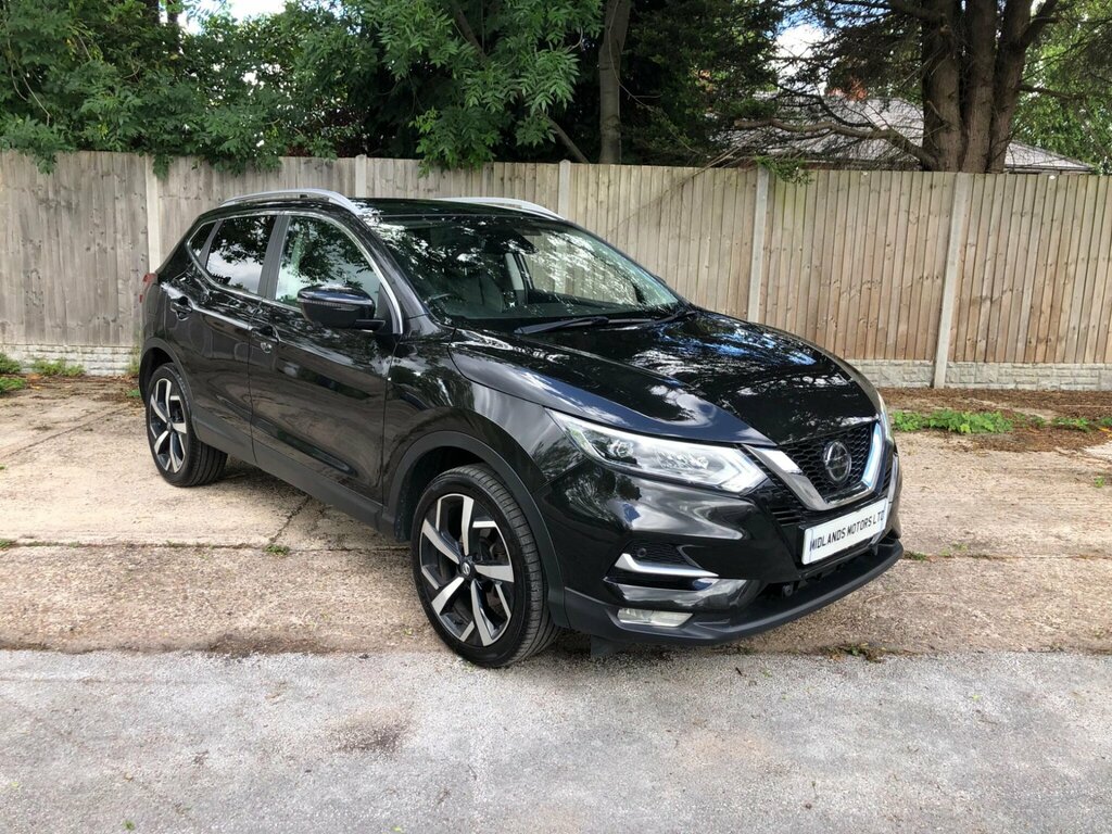Nissan Qashqai 1.3 Dig-t N-motion Euro 6 Ss CV21OWZ Black #4