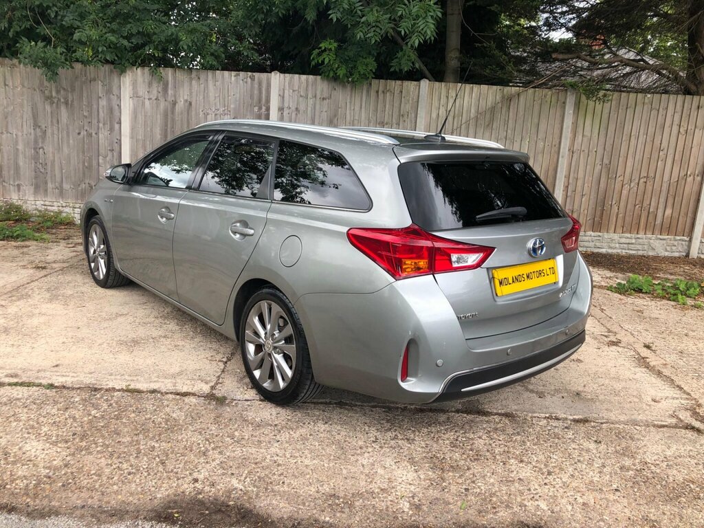 Toyota Auris Hatchback Black #7