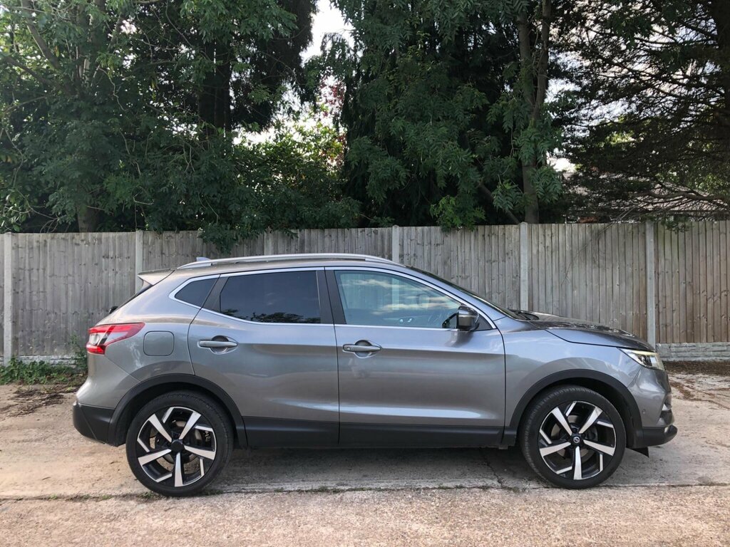 Nissan Qashqai 1.3 Dig-t Tekna Euro 6 Ss AJ19CVP Grey #2