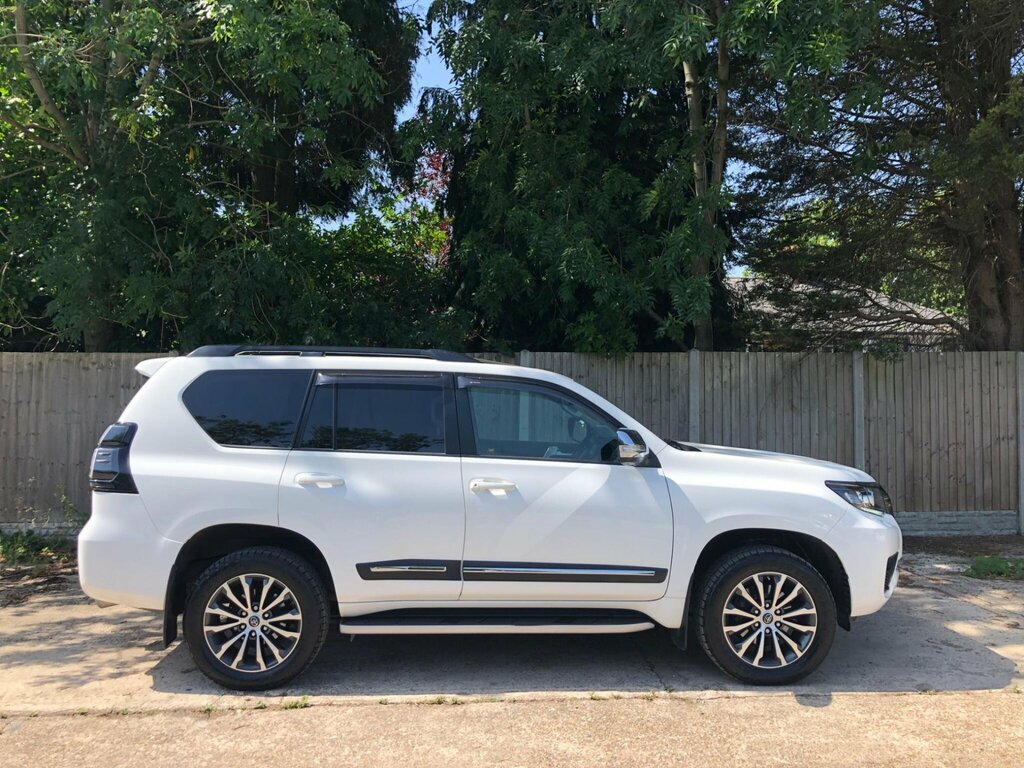 Toyota Land Cruiser 2.8D Invincible 4Wd Euro 6 Ss 7 Seat White #2