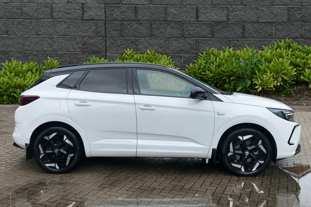 Vauxhall Grandland Hatchback CX23ZSN White #3