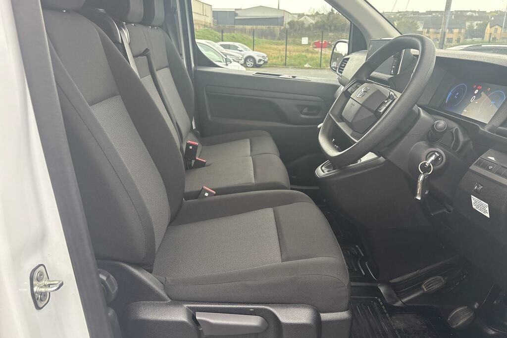 Toyota PROACE 2.0D 145 Icon Van FV74LFE White #6